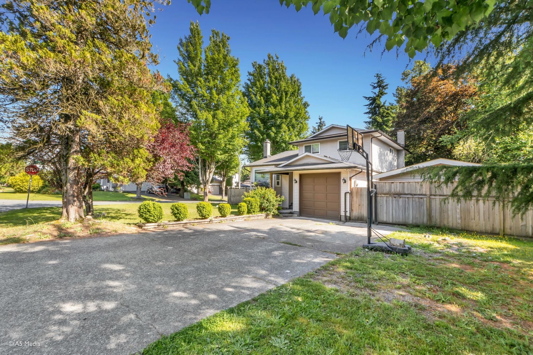 15390 85 Avenue, Surrey, BC, V3S 6H7
