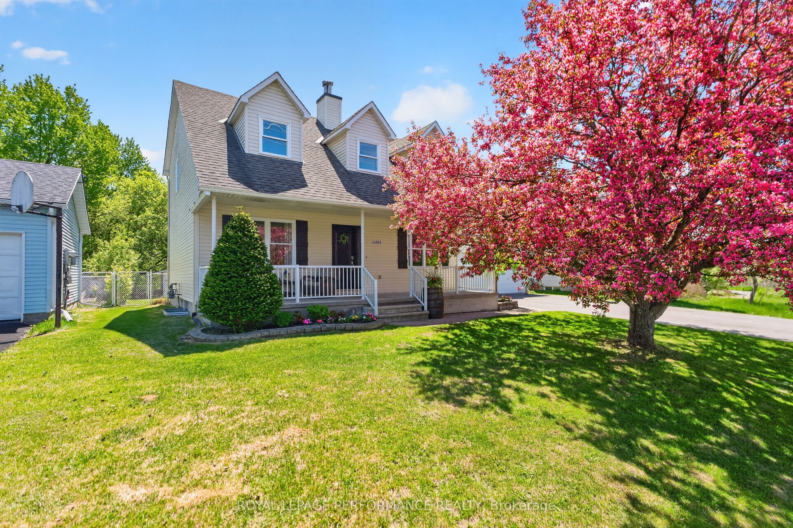 6304 Fernbank Road, Ottawa, ON, K2S 1X5