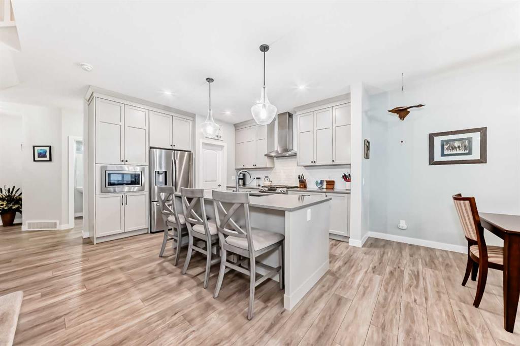 120 Emberside Place, Cochrane, AB, T4C3A8 photo 2