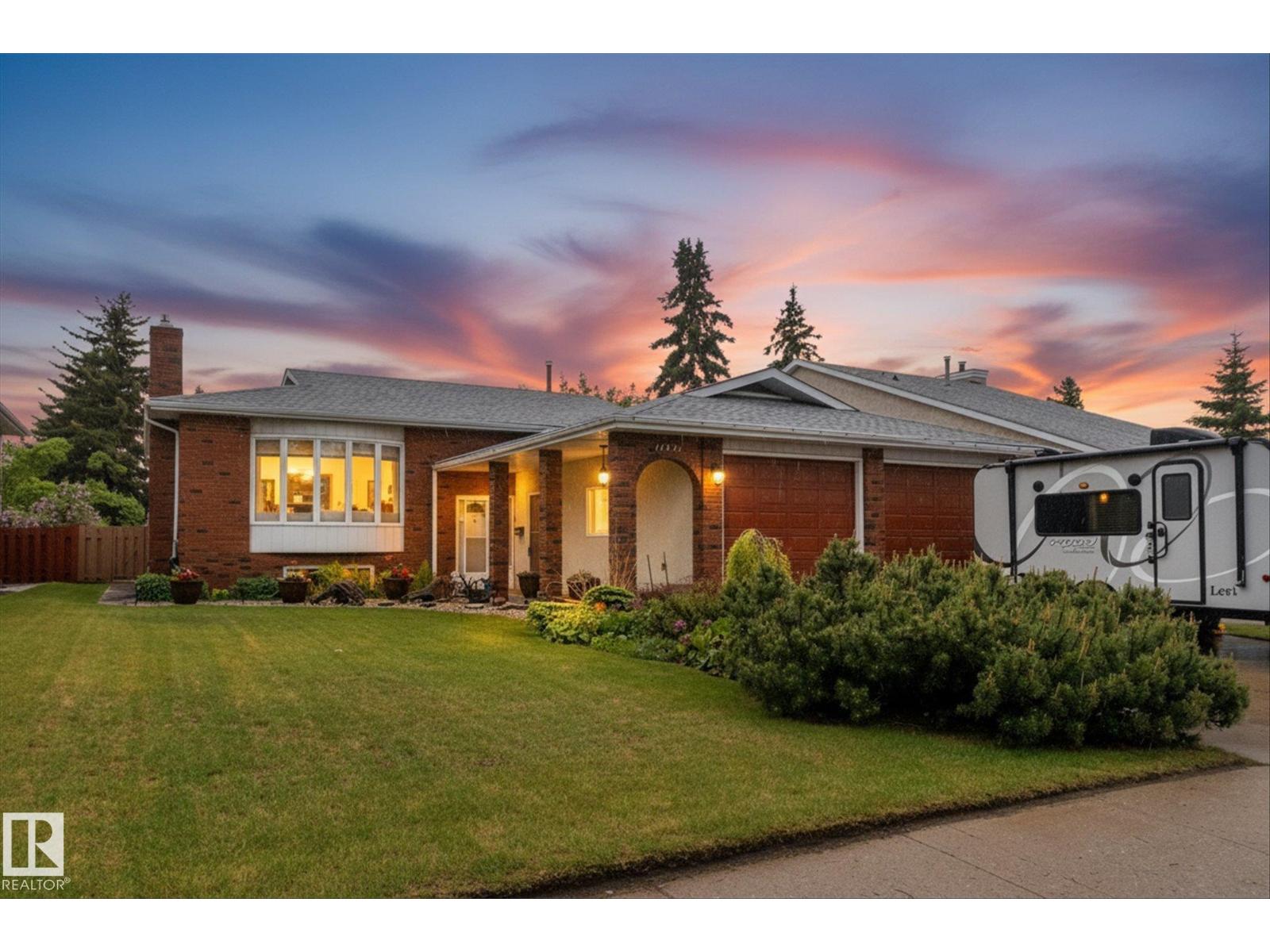 11331 25 Avenue NW, Edmonton, AB, T6J5J1