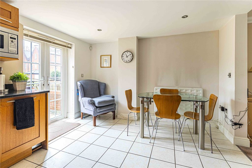 Additional image 4 of 2 bed flat for saleWatling Street, Radlett, Hertfordshire WD7