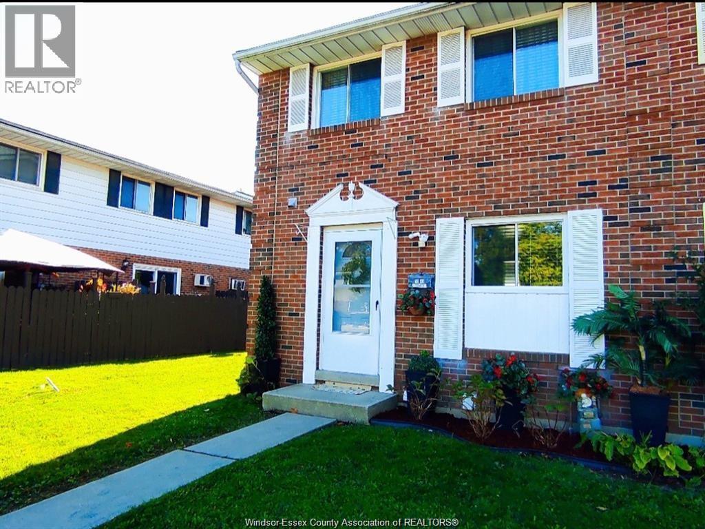 29-3049 Meadowbrook , Windsor, ON, N8T3C5