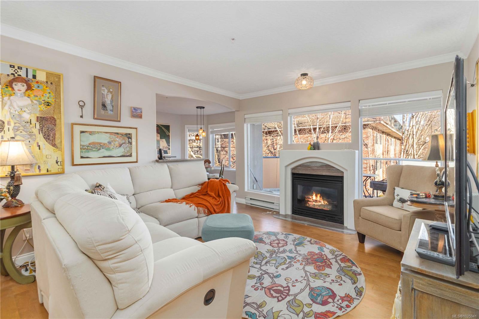 #305-405 Quebec Street, Victoria, BC, V8V 4Z2 photo 3