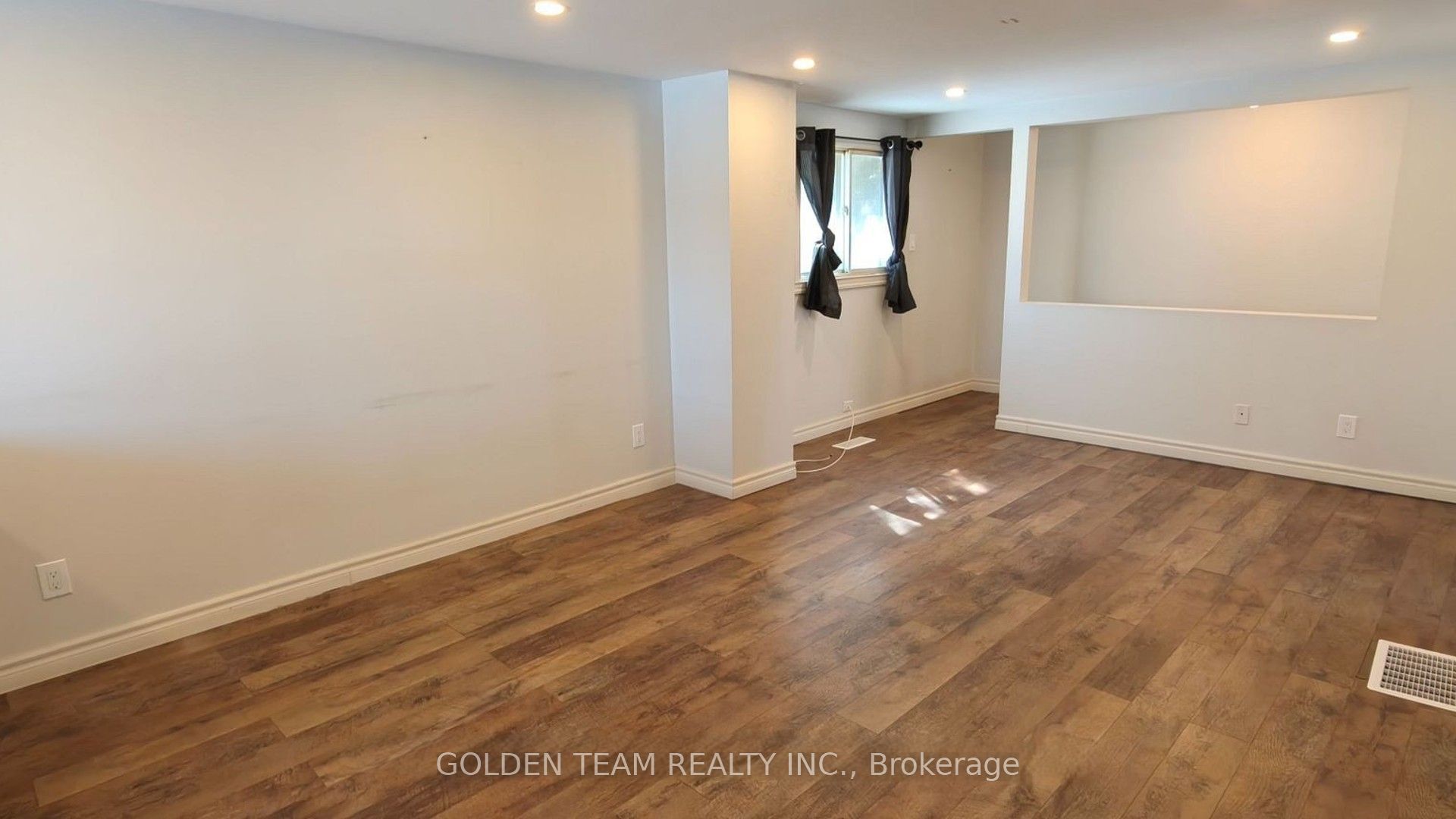 Additional image 3 of Upper Unit-205 Pine Beach Drive, Georgina, ON, L4P 2V6