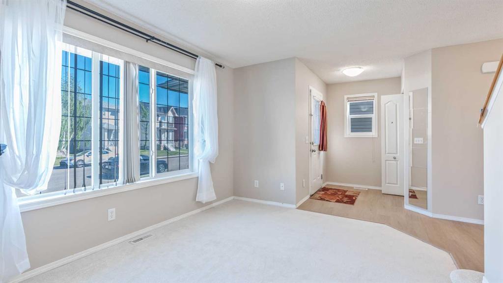 23 Taralake Road NE, Calgary, AB, T3J 0B1 photo 3