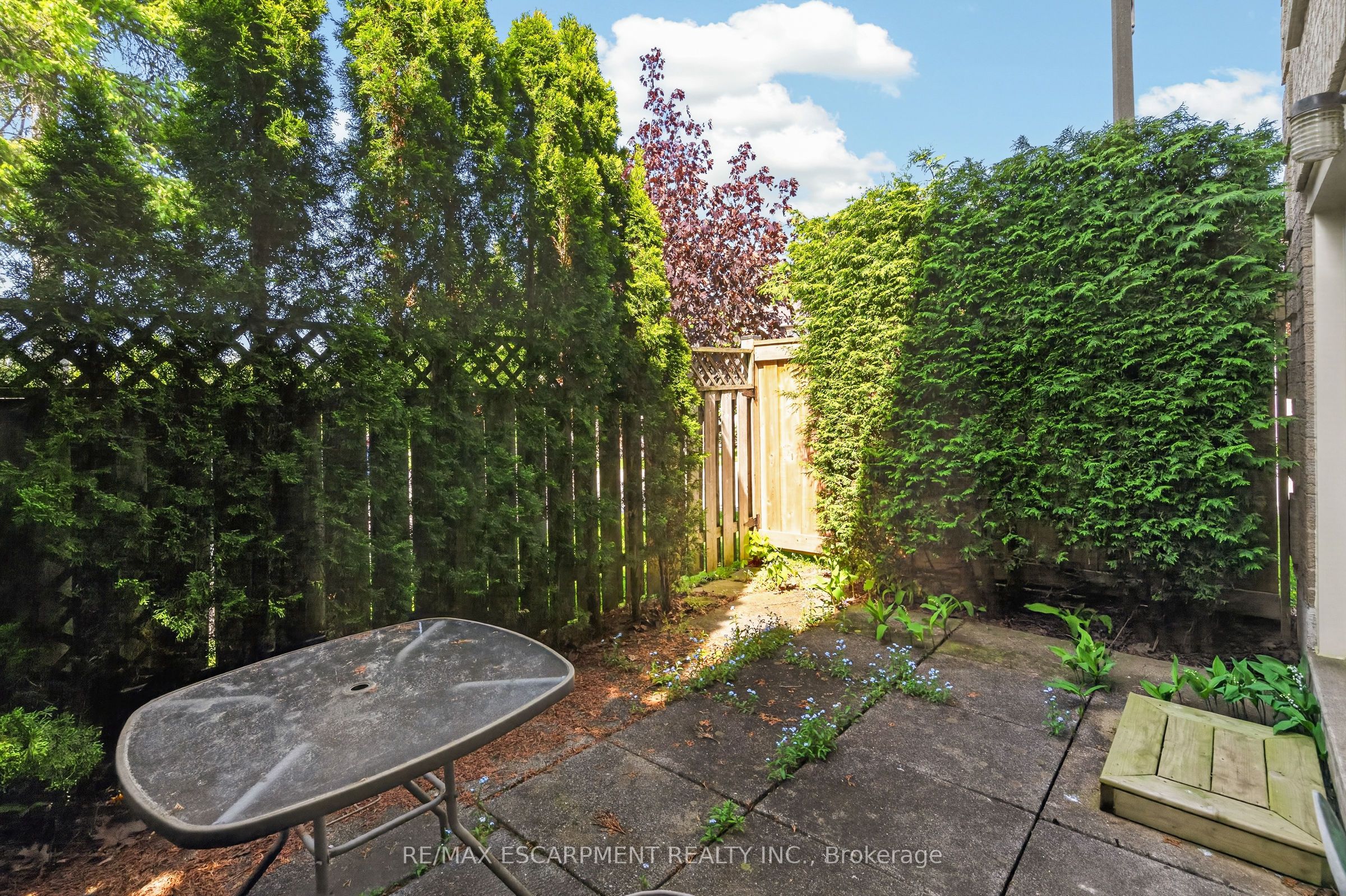 19-11 Pirie Drive, Hamilton, ON, L9H 6Z6 photo 2