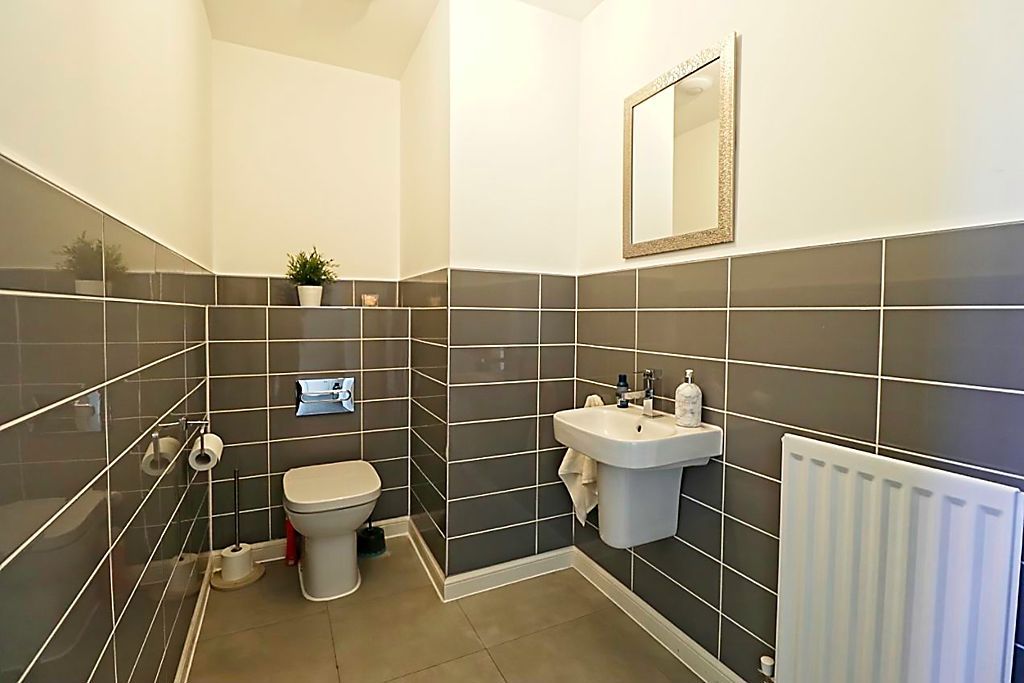 Additional image 5 of 4 bed detached house for saleEdmund Close, Rochford SS4