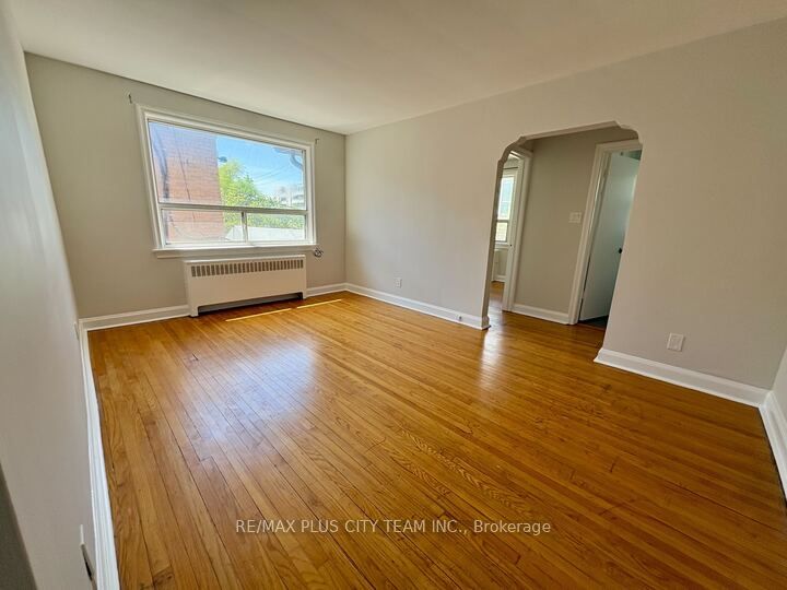 6-3835 Bathurst Street, Toronto, ON, M3H 3N1