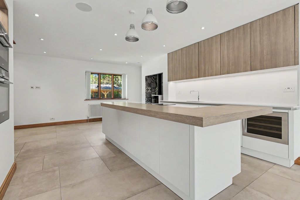 Additional image 9 of 5 bed detached house for saleShopland Hall Road, Rochford SS4