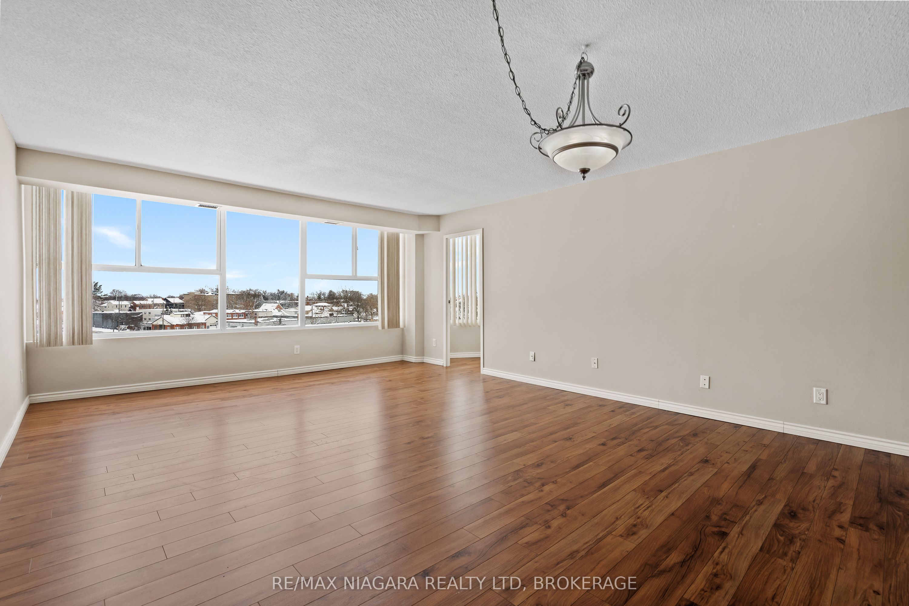 502-7 Gale Crescent, St. Catharines, ON, L2R 7M8 photo 4