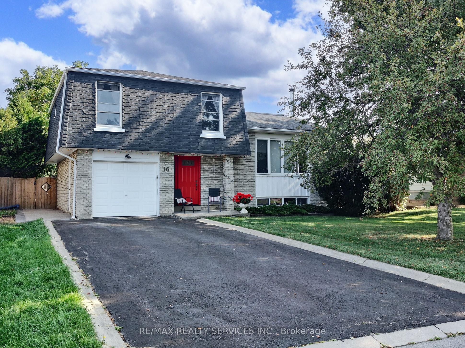 16 Grassington Crescent, Brampton, ON, L6S 1Z6