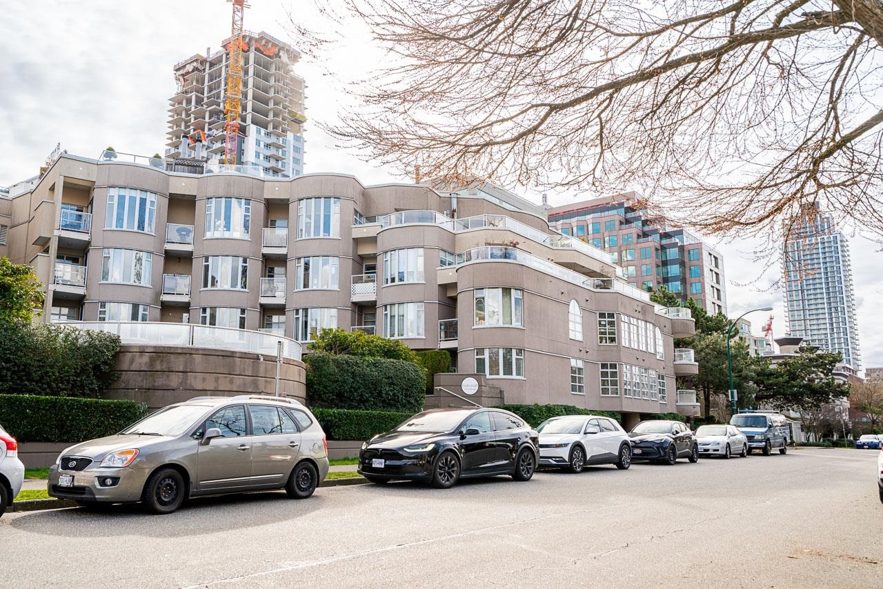 111-1236 8th Avenue W, Vancouver, BC, V6H 3Y9
