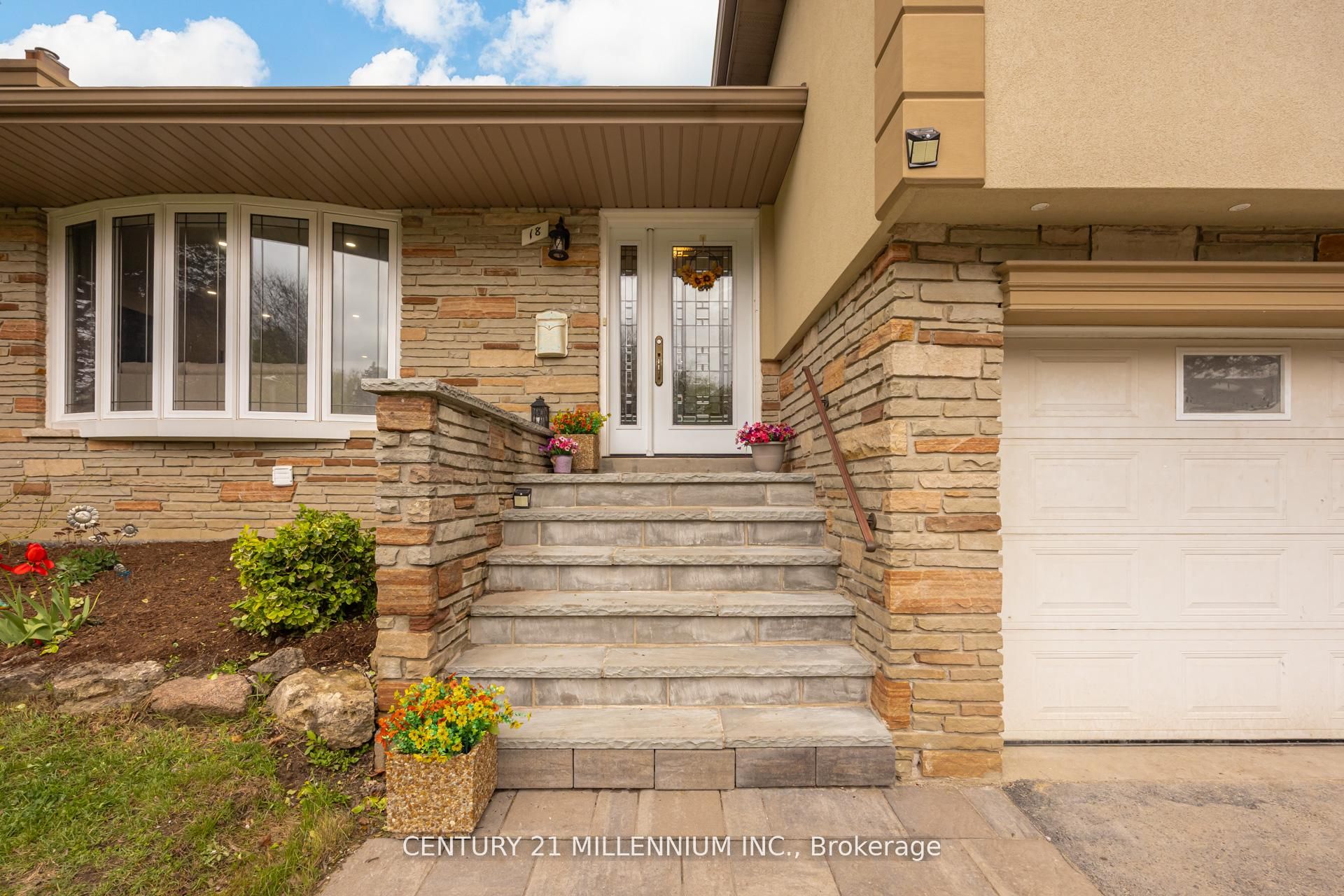 18 Ridgehill Drive, Brampton, ON, L6Y 2C4 photo 3