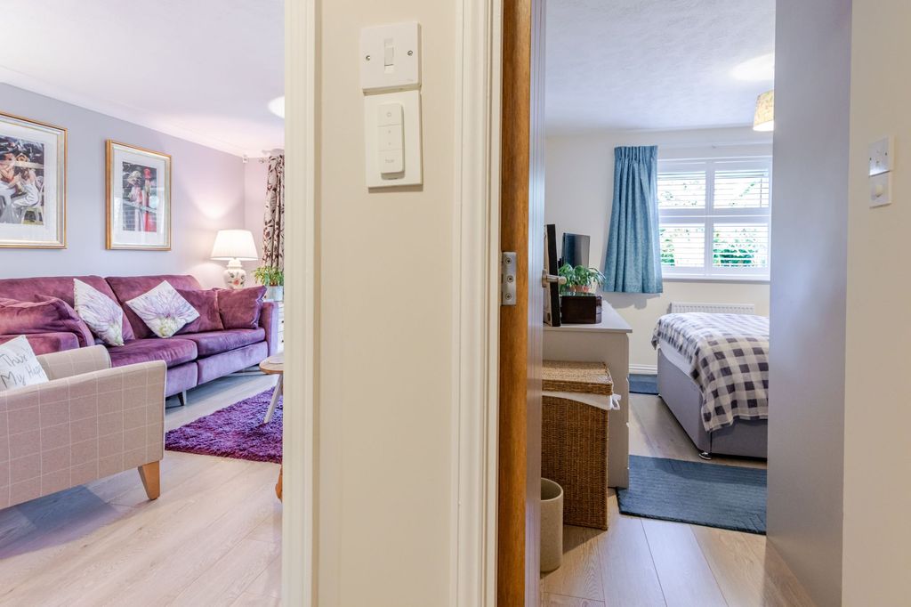 Additional image 17 of 2 bed flat for saleSalters Close, Rickmansworth WD3