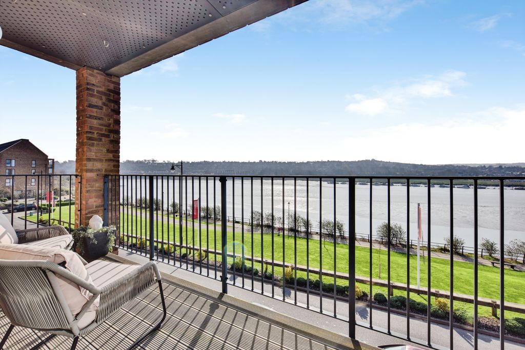 Additional image 13 of 2 bed flat for sale1 Knights Templar Way, Rochester ME2