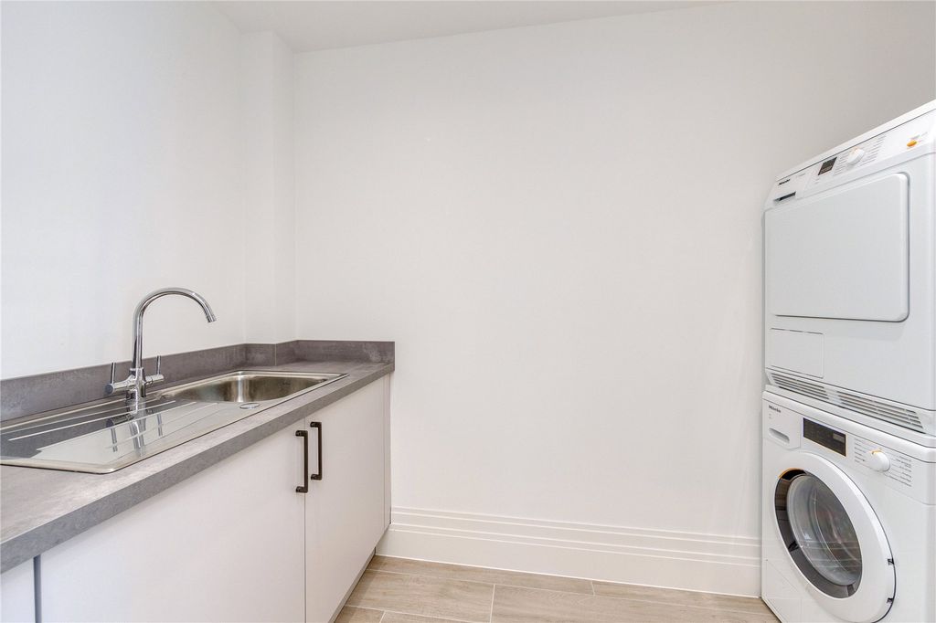 Additional image 10 of 2 bed flat for saleWatford Road, Radlett, Hertfordshire WD7