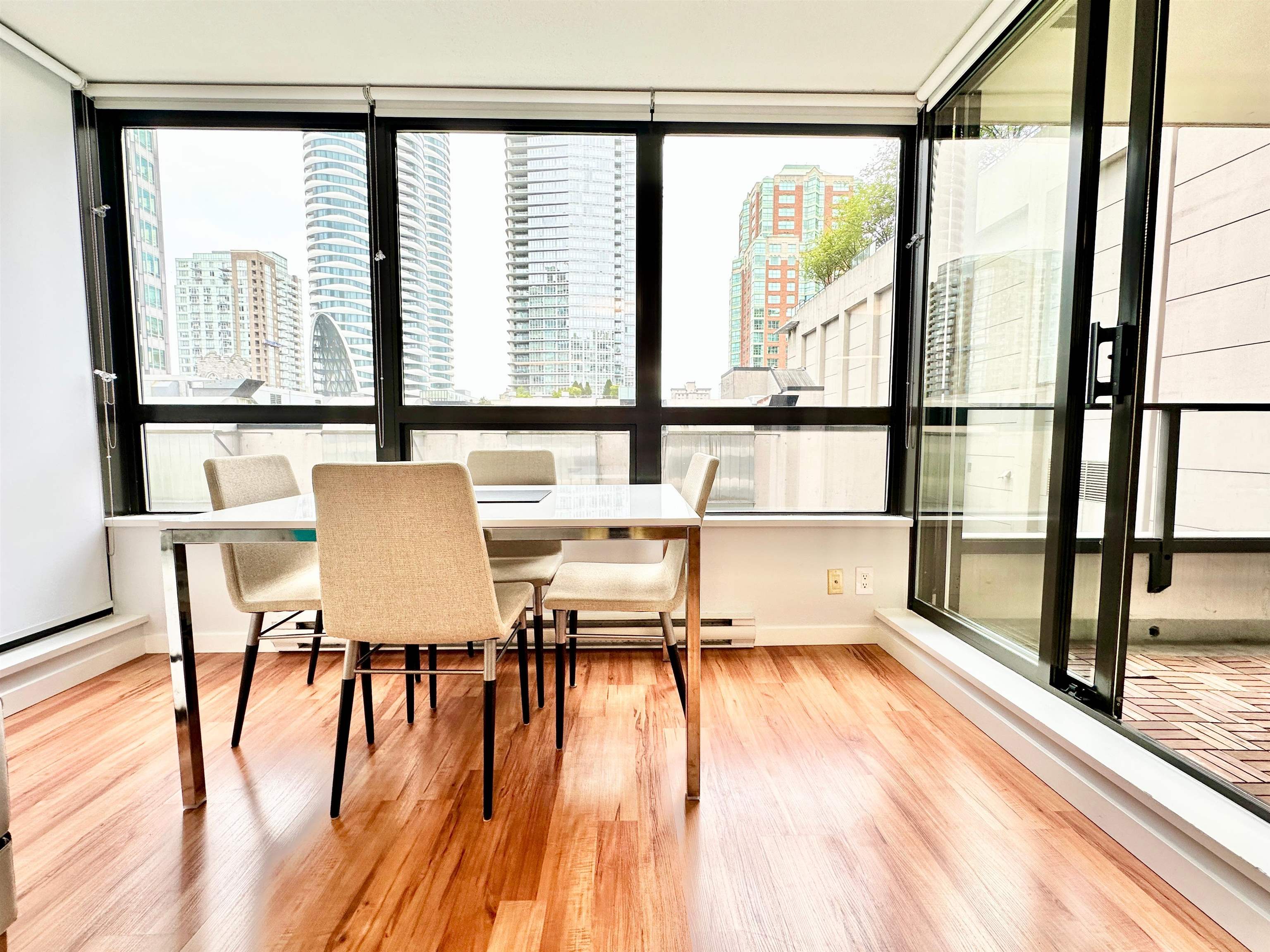 608-933 Hornby Street, Vancouver, BC, V6Z 3G5 photo 4