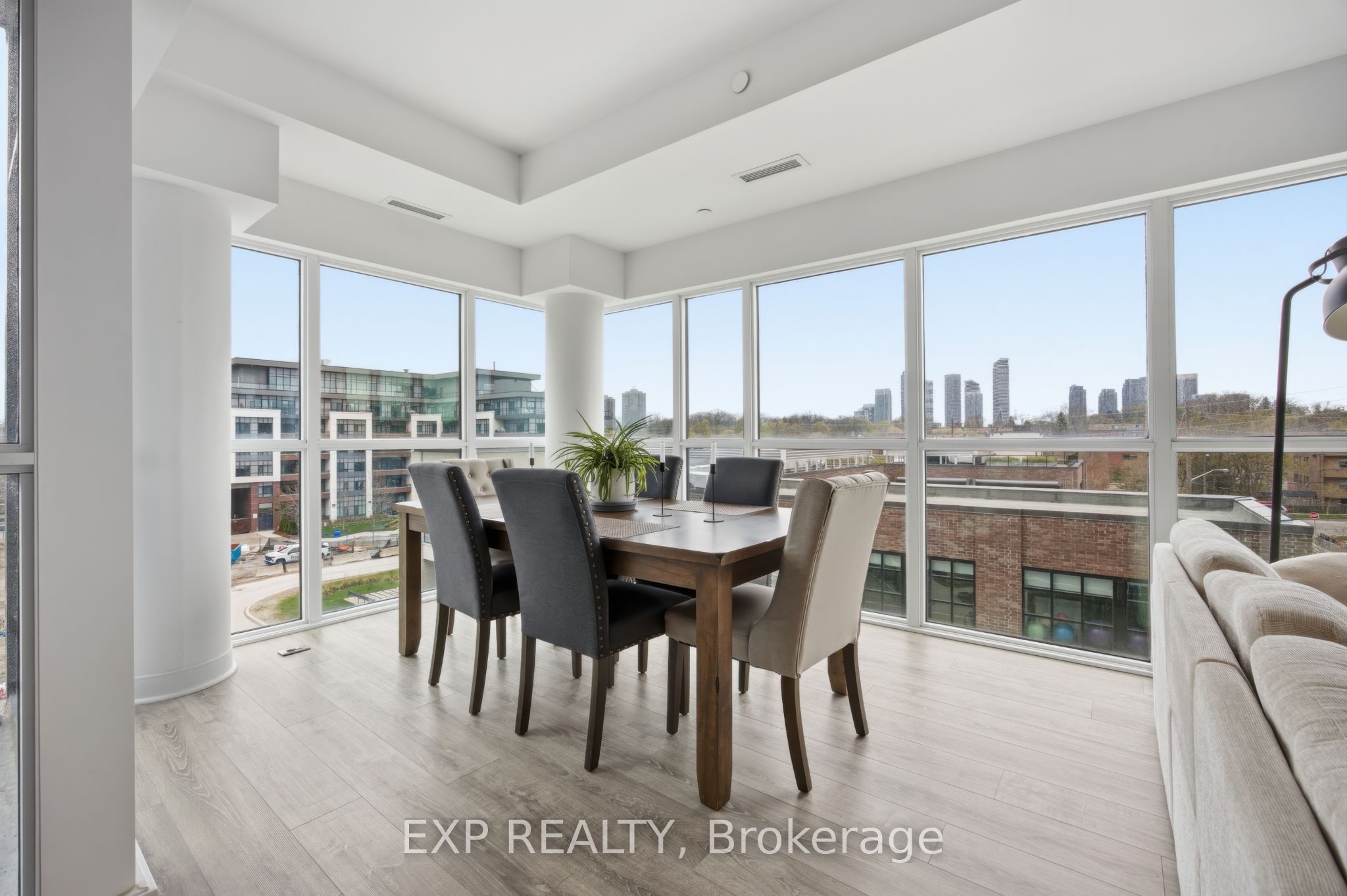404-25 Neighbourhood Lane, Toronto, ON, M8Y 0C4