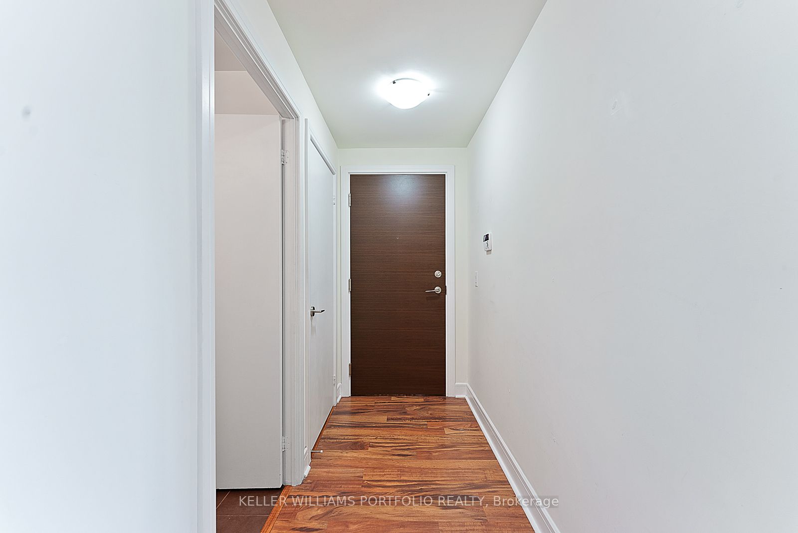 910-35 Brian Peck Crescent, Toronto, ON, M4G 4J7 photo 3