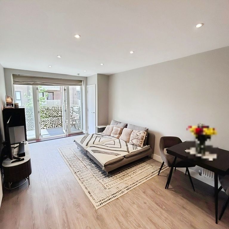 2 bed flat for saleCorys Road, Rochester ME1