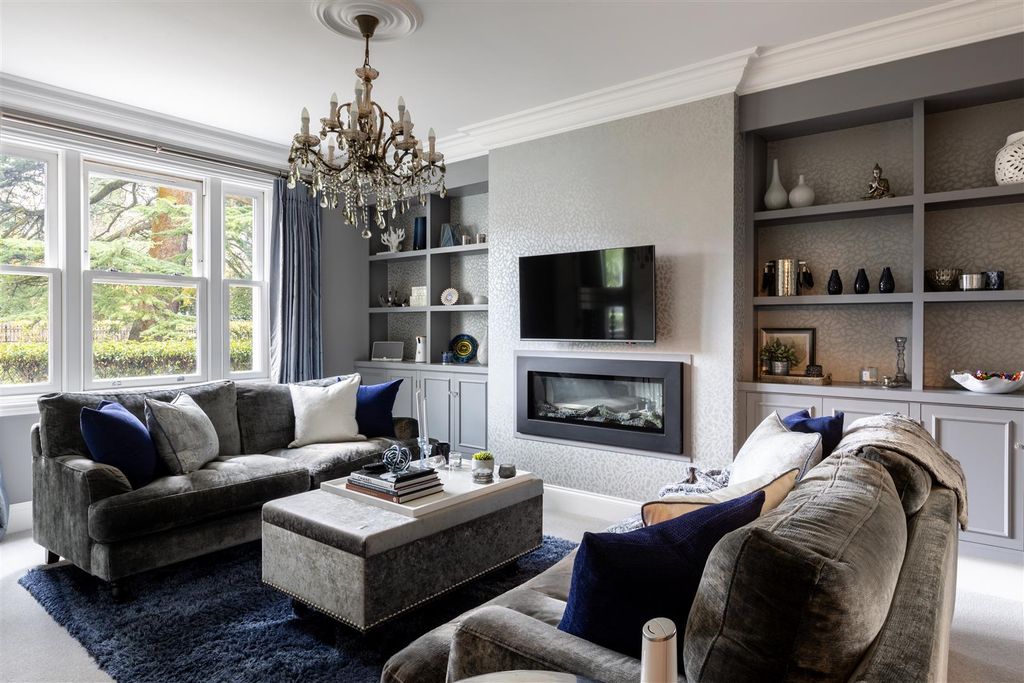 2 bed flat for saleWray Park Road, Reigate RH2