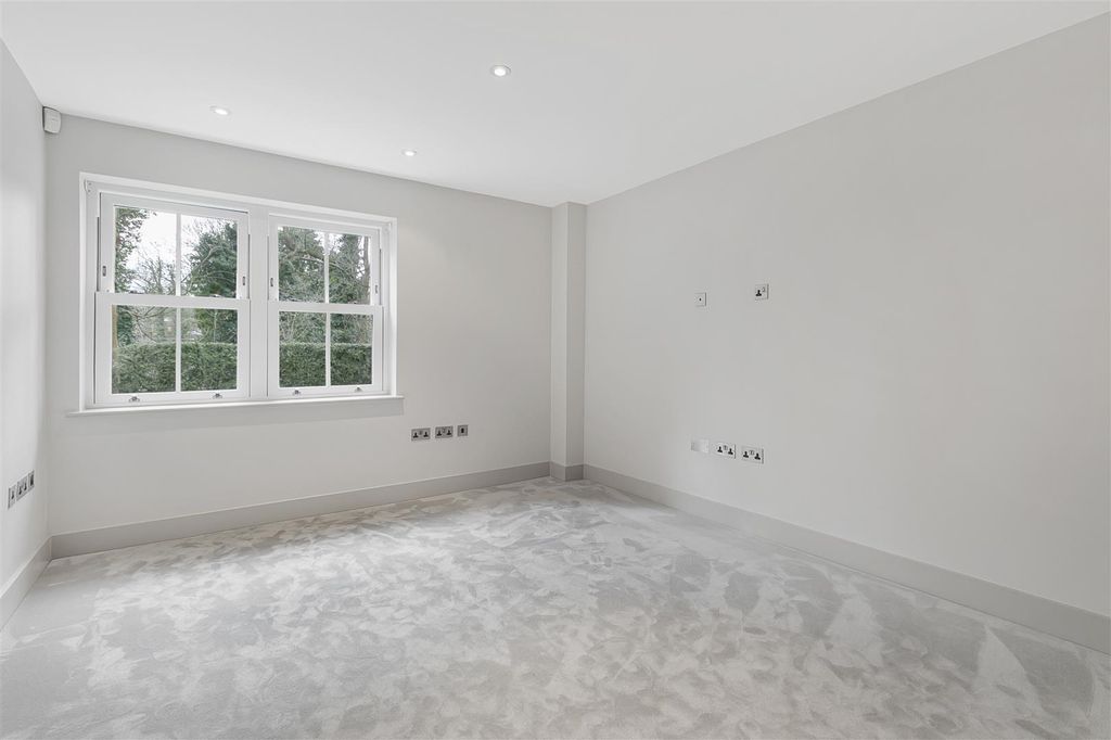 Additional image 11 of 2 bed flat for saleShenley Hill, Radlett WD7