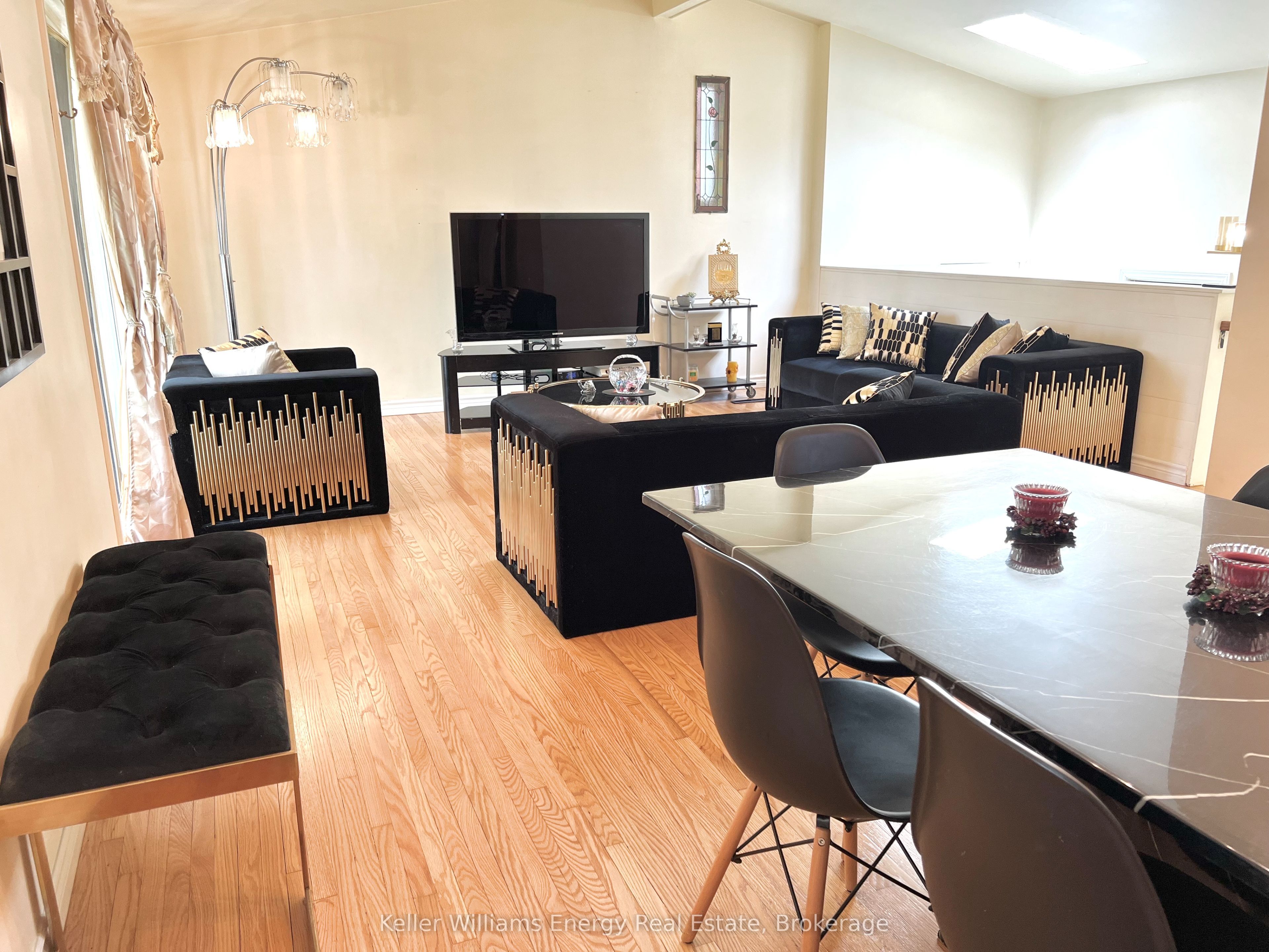 Additional image 2 of 42 Oakley Boulevard, Toronto, ON, M1P 3P4