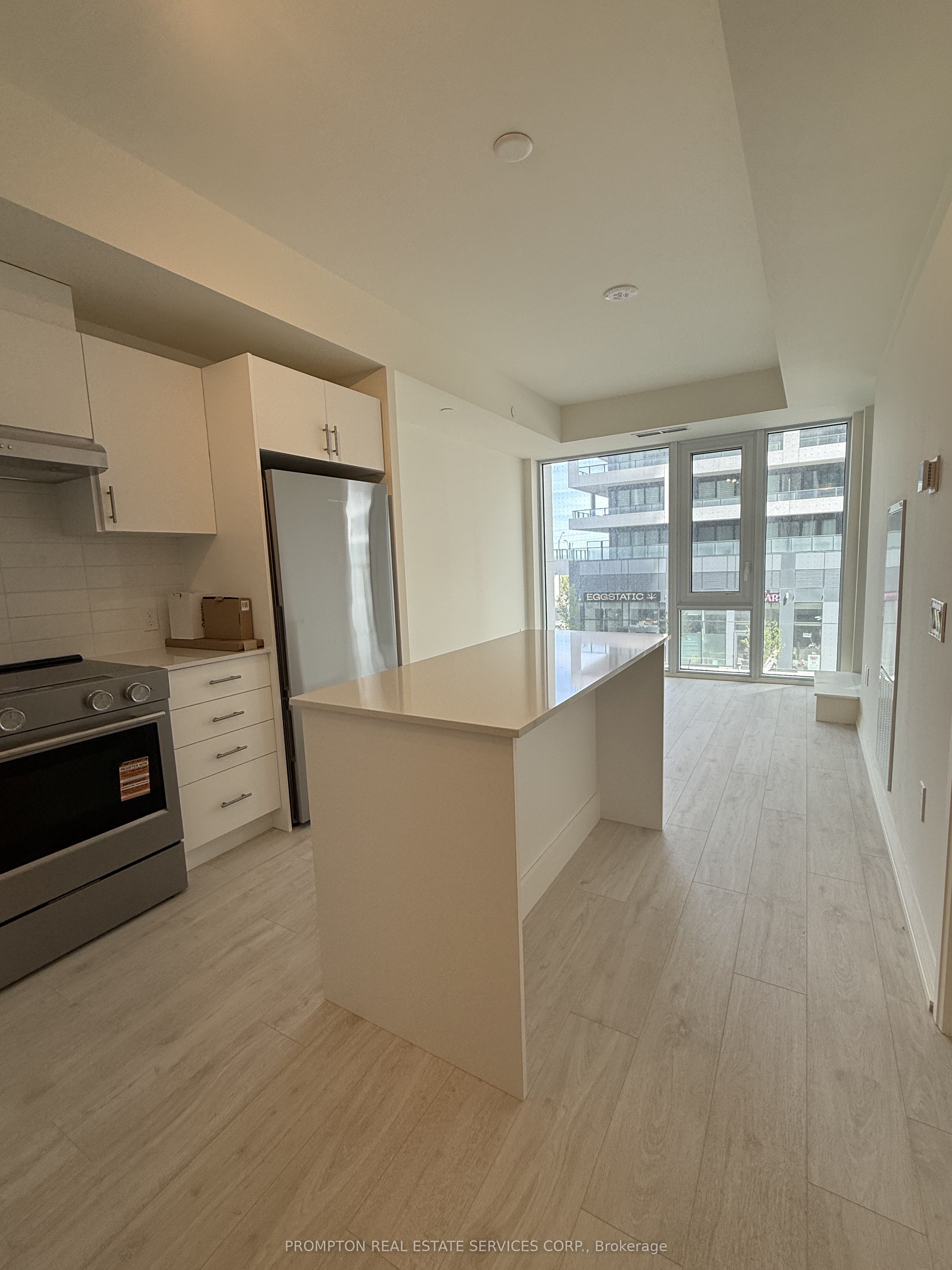 202-27 Korda Gate, Vaughan, ON, L4K 0P6 photo 5
