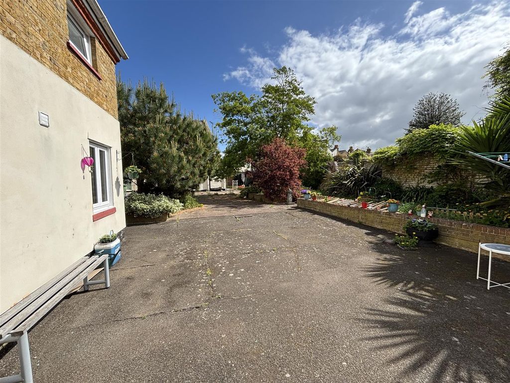 Additional image 9 of 1 bed flat for saleAlexandra Road, Sheerness ME12