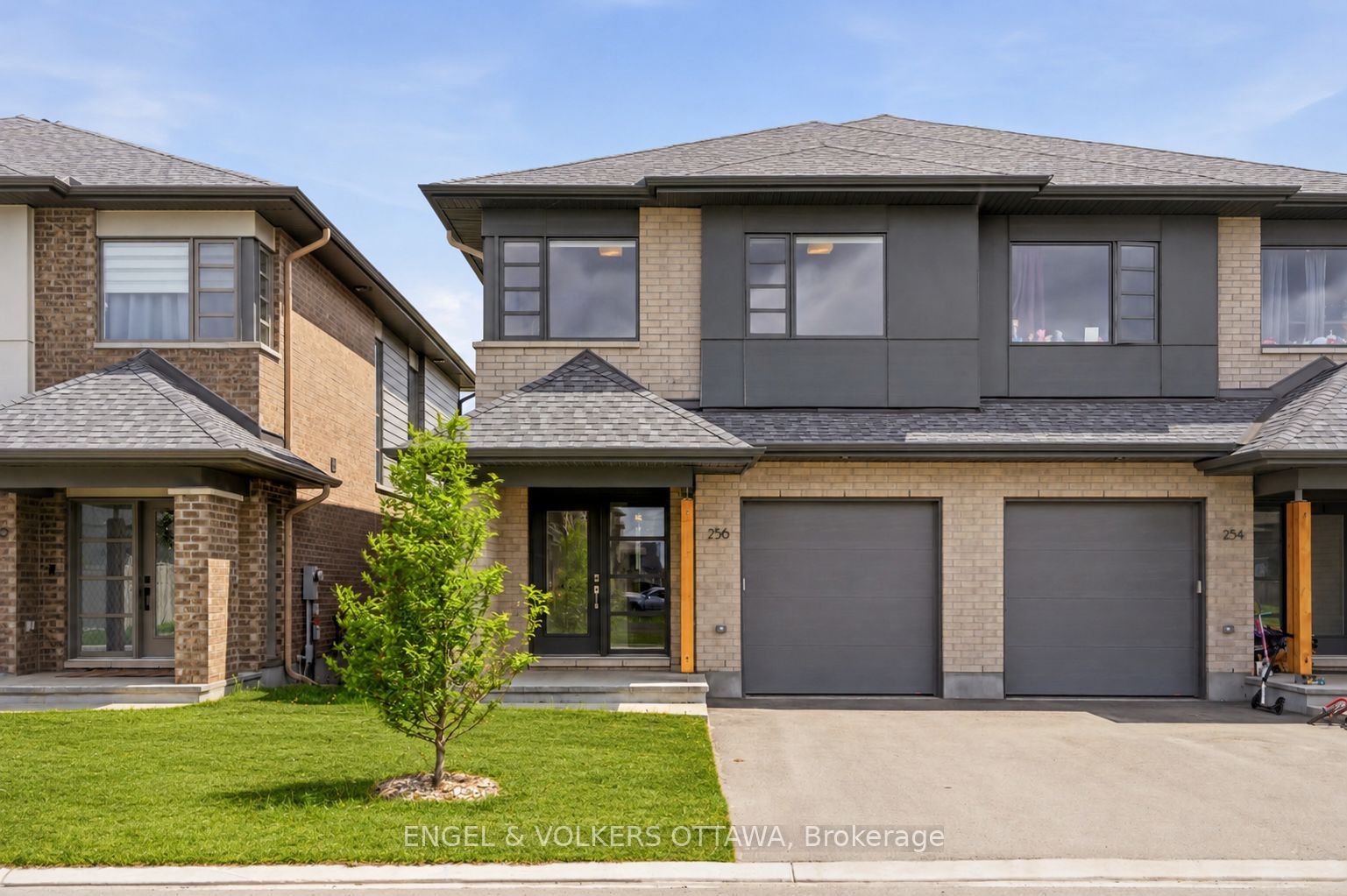 256 Shuttleworth Drive, Ottawa, ON, K1T 0T4