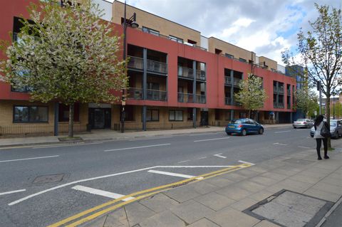 Stretford Road, Hulme, Manchester M15