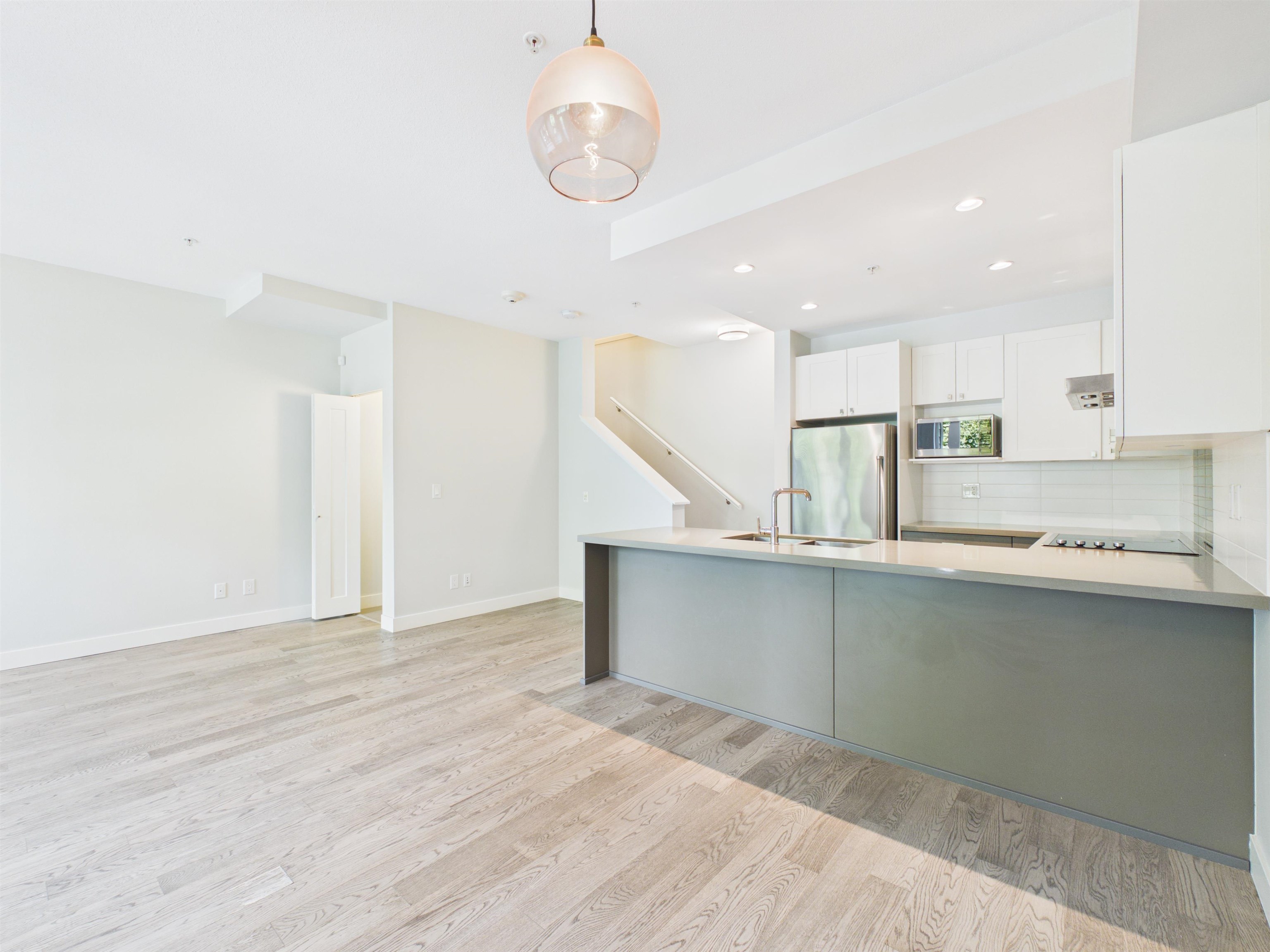 13-3201 Noel Drive, Burnaby, BC, V3J 0G9 photo 3