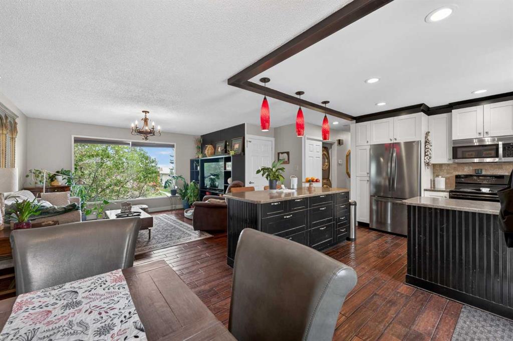 7539 Hunterview Drive NW, Calgary, AB, T2K4P7 photo 2