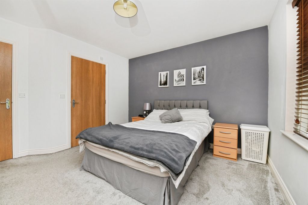 Additional image 10 of 2 bed flat for saleWeir Gardens, Rayleigh SS6