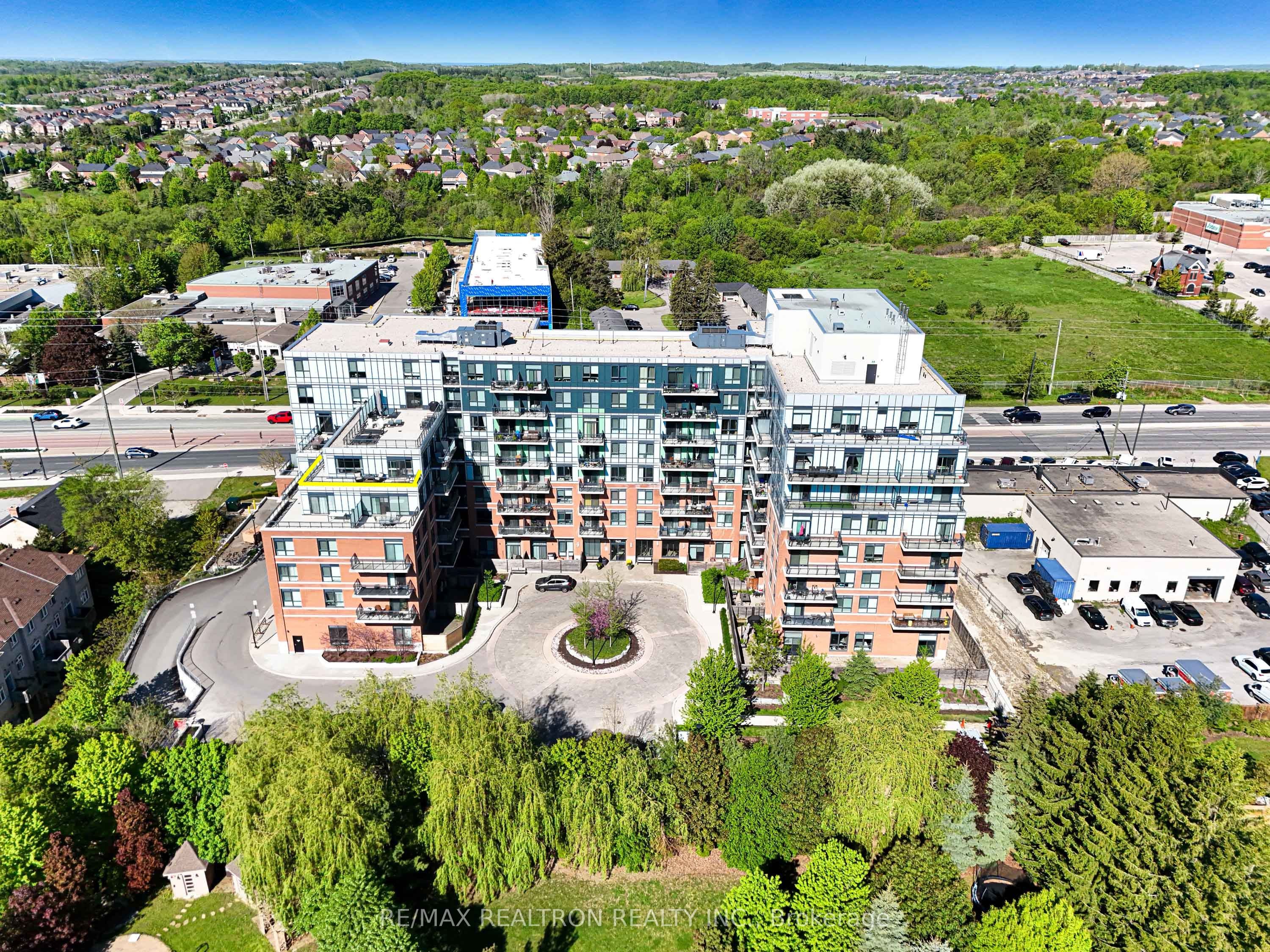 708-11611 Yonge Street, Richmond Hill, ON, L4E 1G2 photo 4