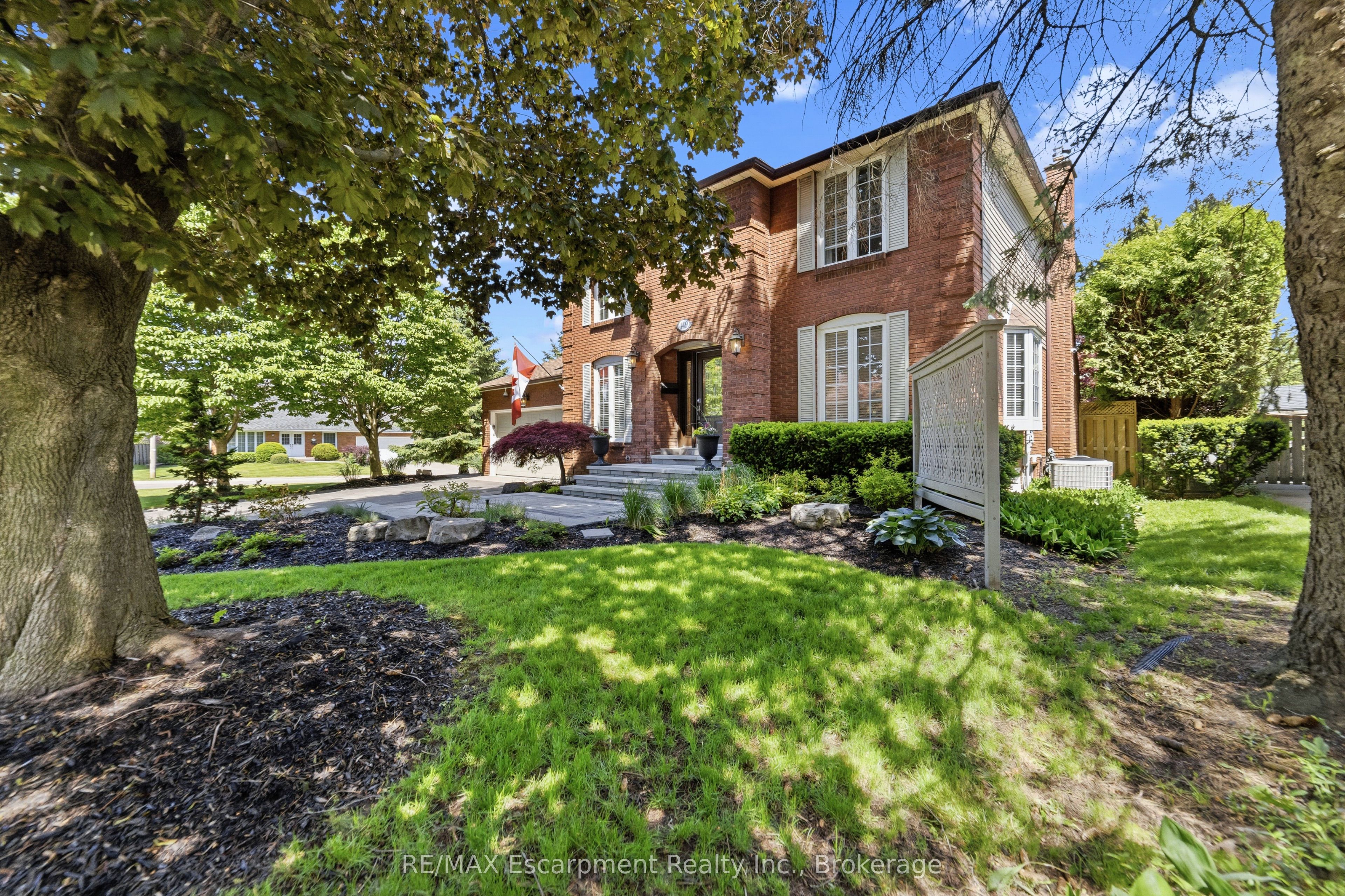 449 Roymor Crescent, Hamilton, ON, L9G 3W9