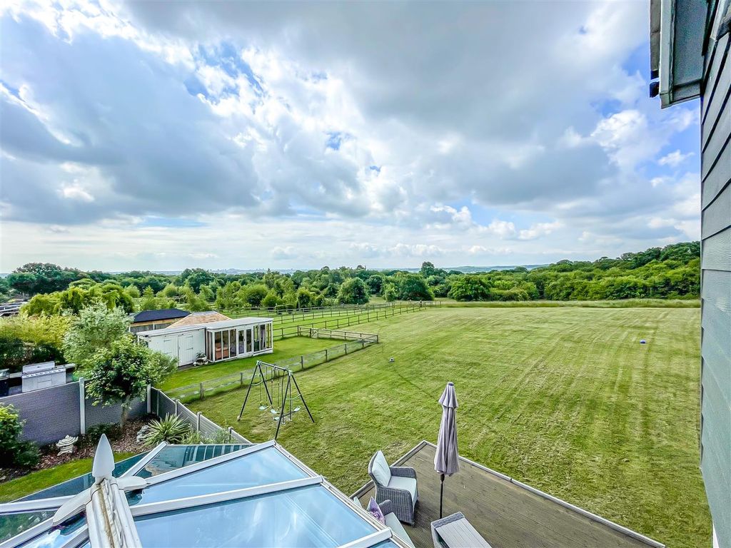 Additional image 5 of 5 bed detached house for saleAshingdon Heights, Rochford SS4