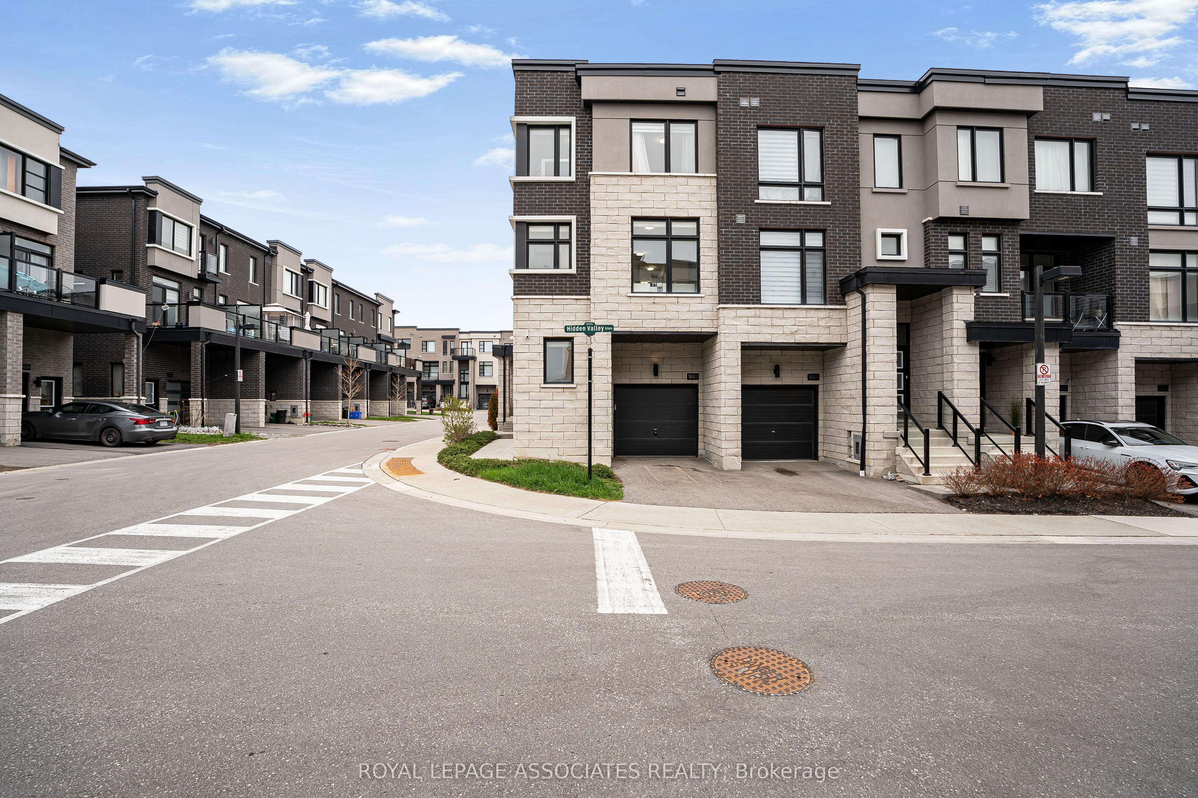 Additional image 3 of 1662 Hidden Valley Glen, Pickering, ON, L1X 0H7