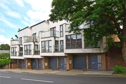 Holly Bush Row, Dermody Road, Hither Green, London SE13