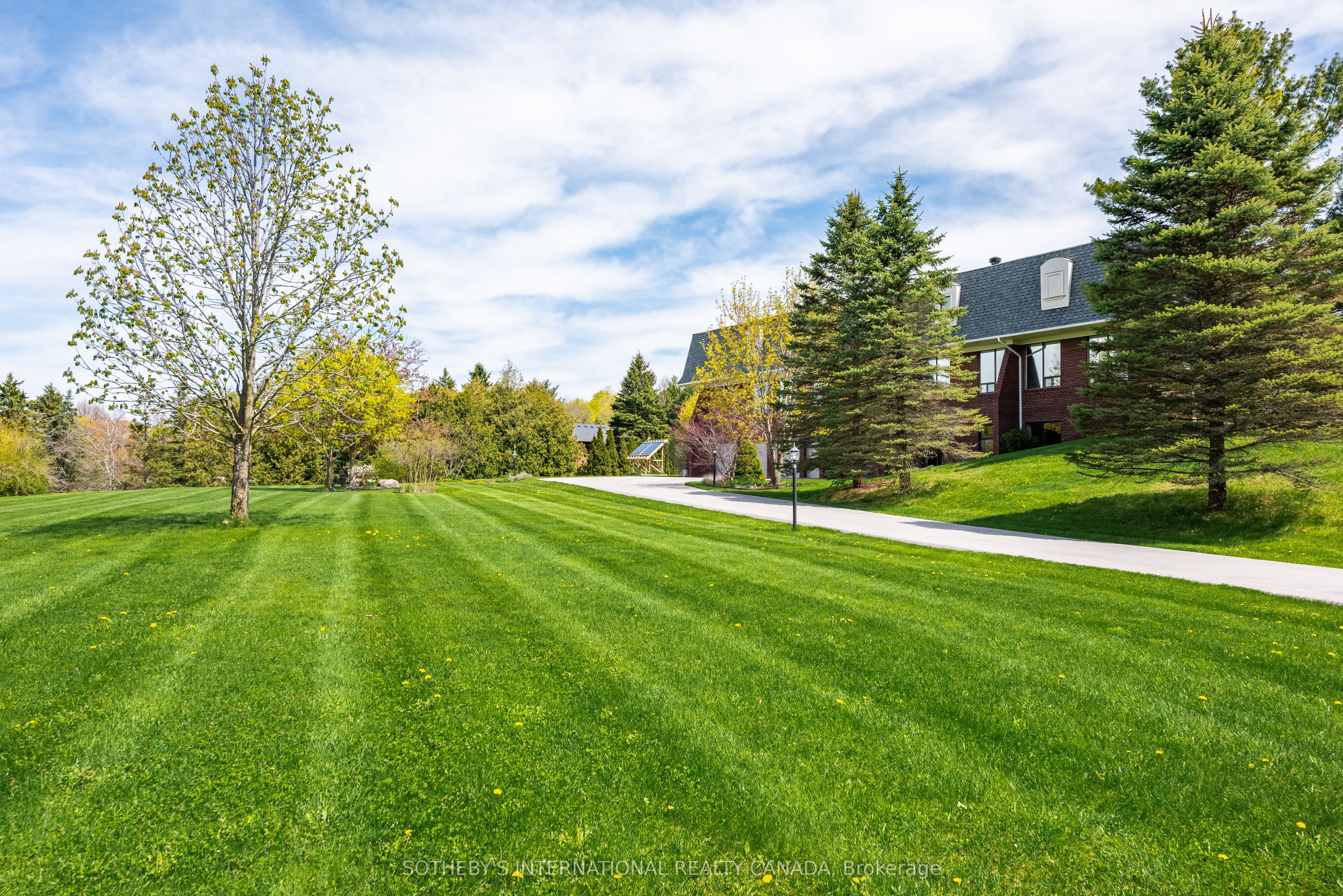 48 Scott Crescent, King, ON, L7B 1E4 photo 4