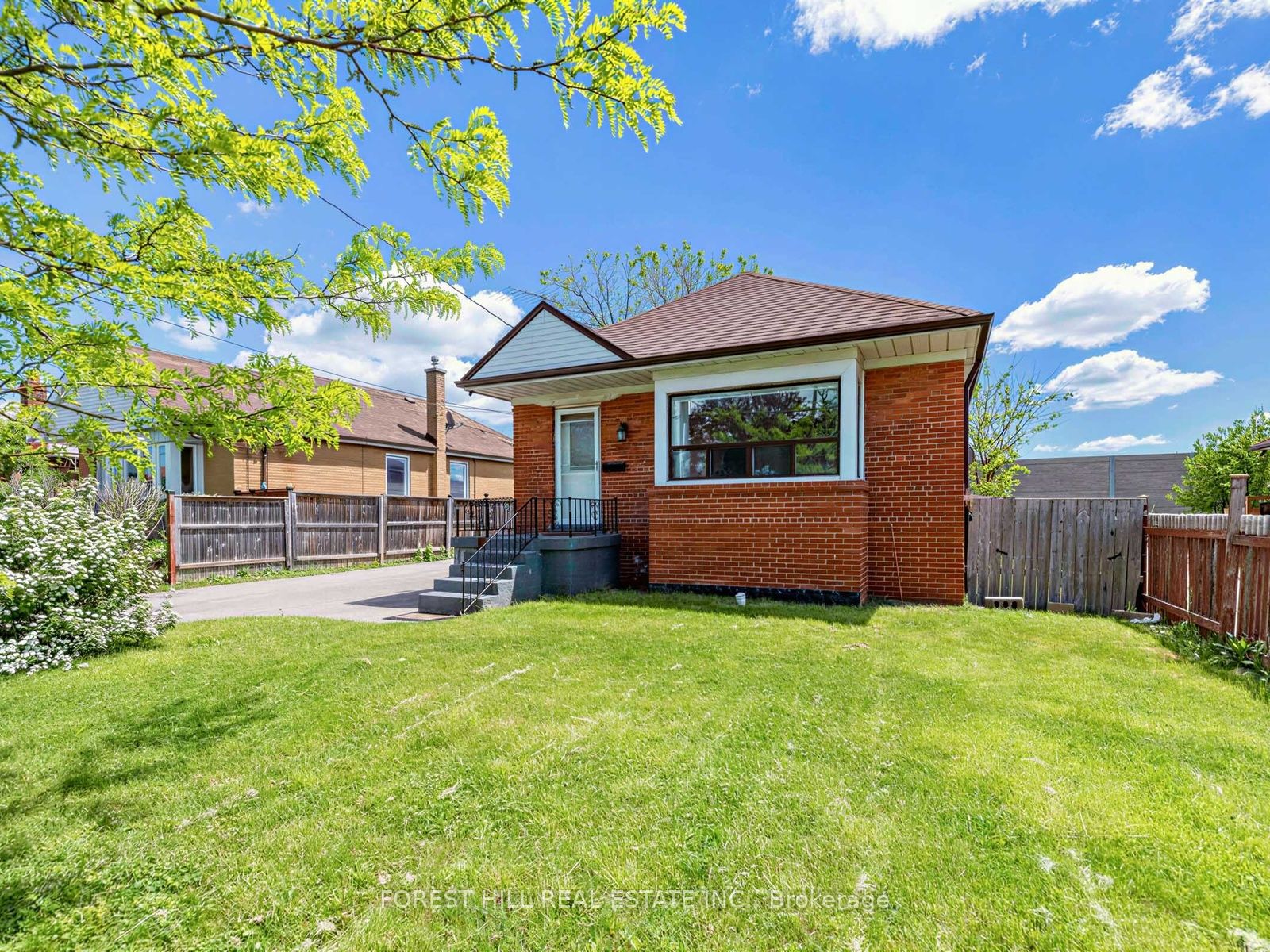 Additional image 2 of 101 Whitley Avenue, Toronto, ON, M3K 1A1