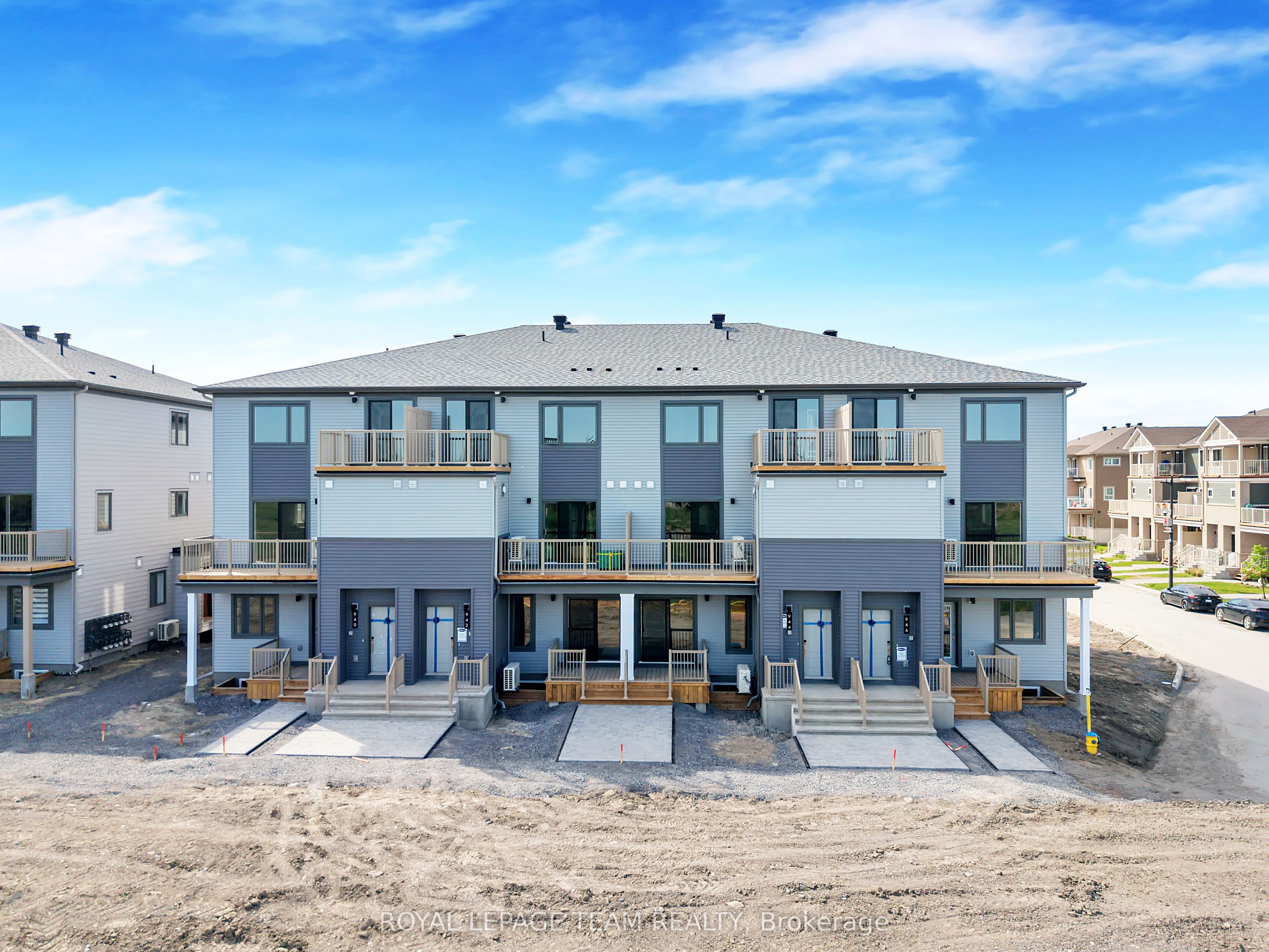 946 Chapman Mills Drive, Ottawa, ON, K2J 7P4