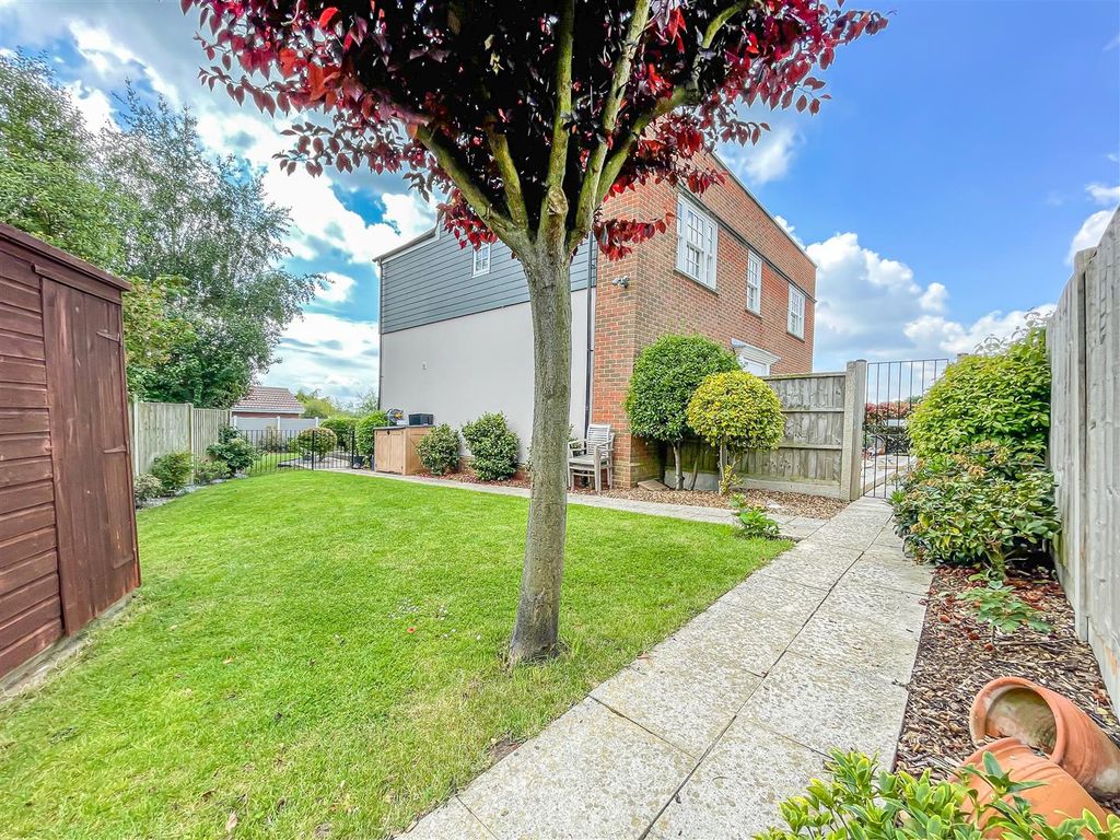 Additional image 4 of 5 bed detached house for saleAshingdon Heights, Rochford SS4