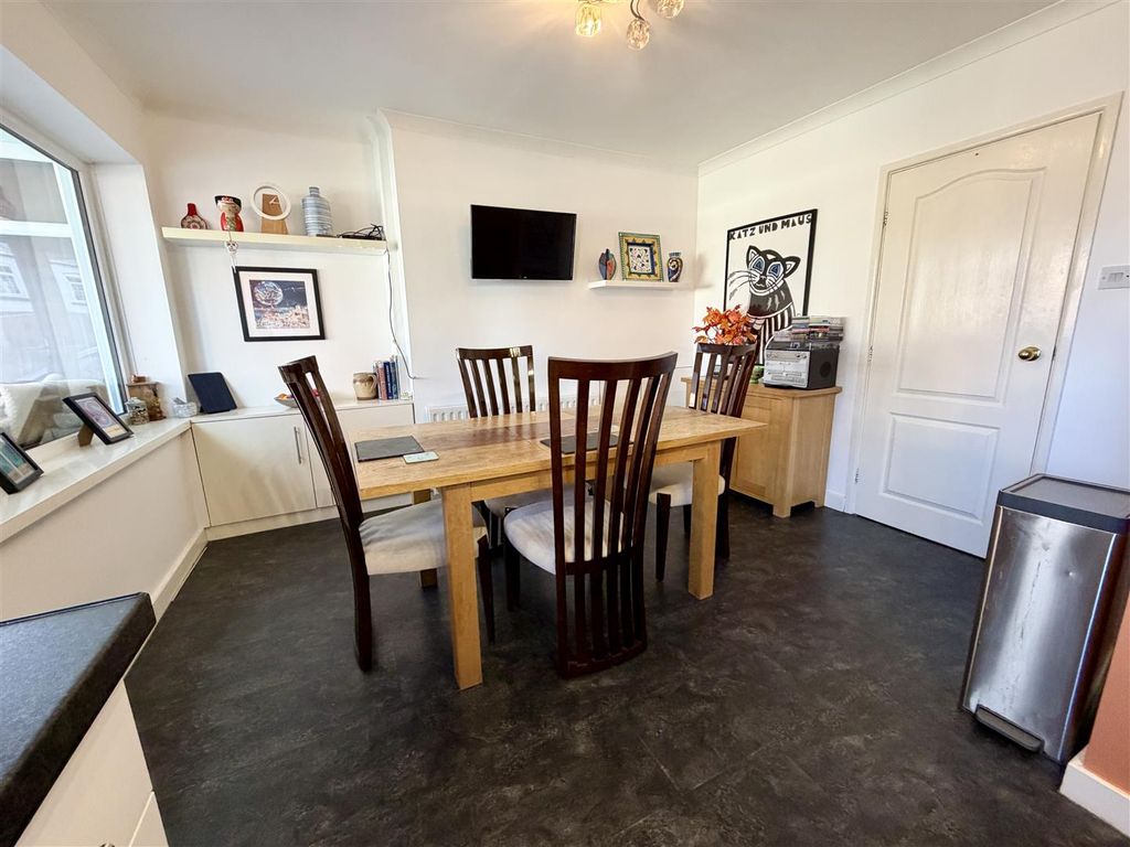 Additional image 7 of 3 bed end terrace house for saleBarleyhill Road, Garforth, Leeds LS25