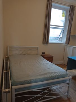 Gwydr Crescent, Uplands, Swansea SA2, Room to rent