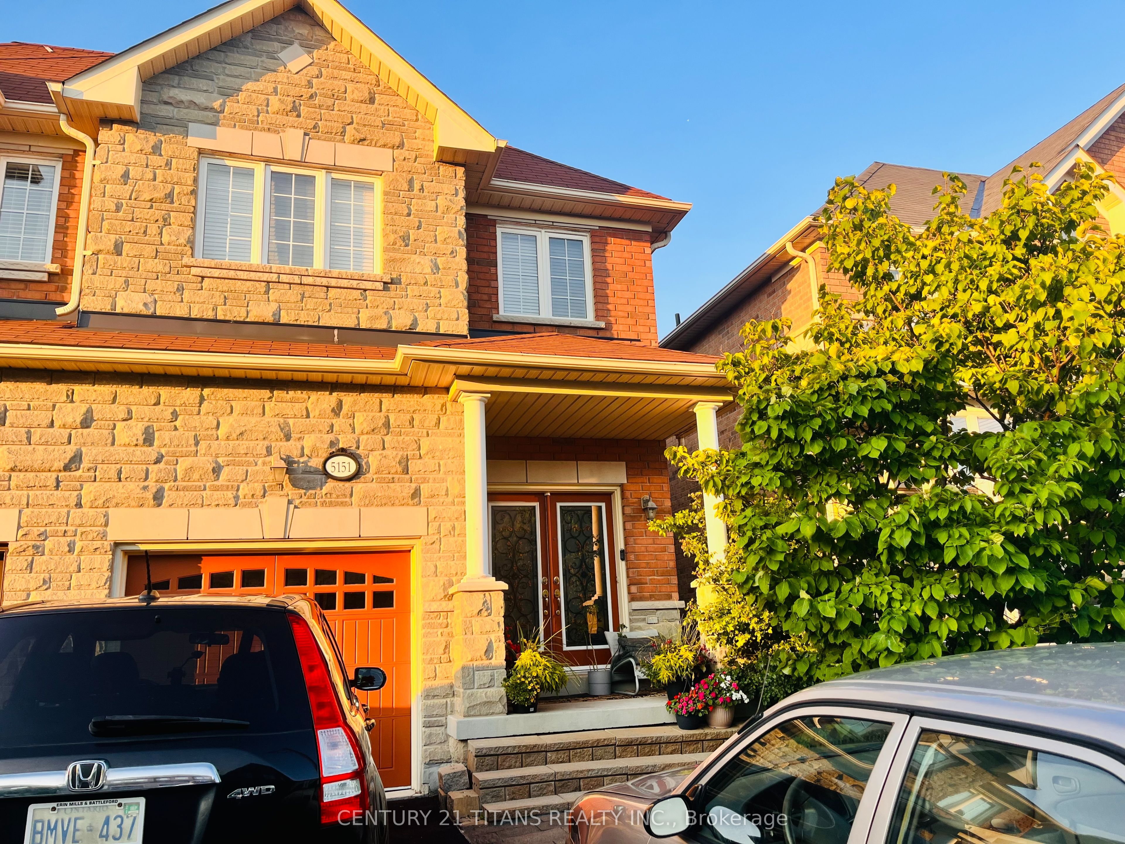 5151 Nestling Grove, Mississauga, ON, L5M 0L3