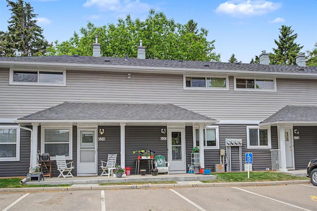 633 Regal Park NE, Calgary, AB, T2E 0S6