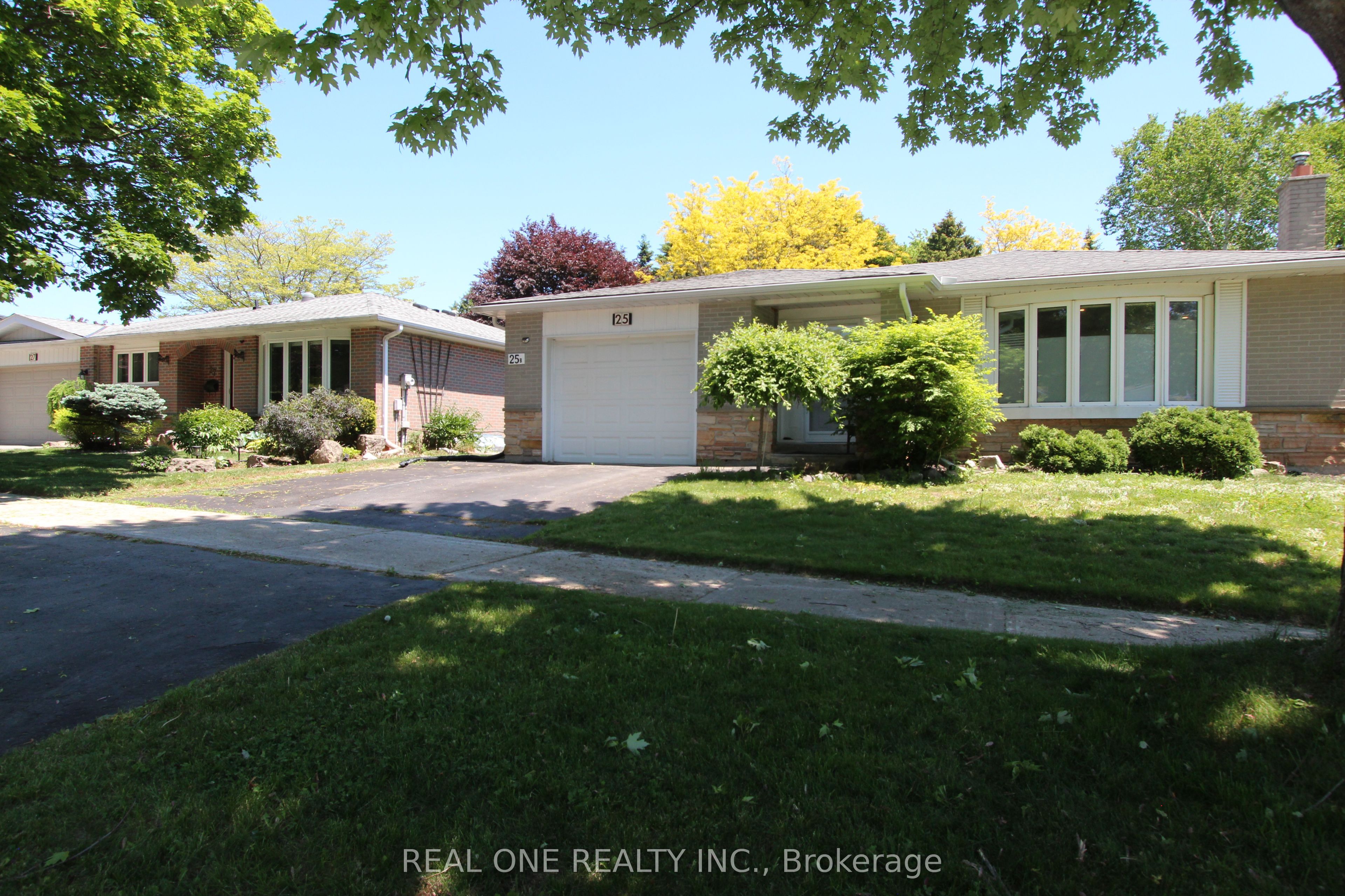 25 Bigwin Drive, Aurora, ON, L4G 3C4