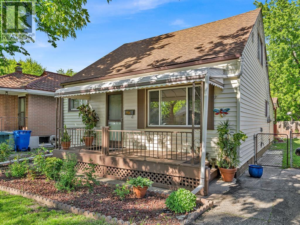 1936 Central , Windsor, ON, N8W4H9 photo 5
