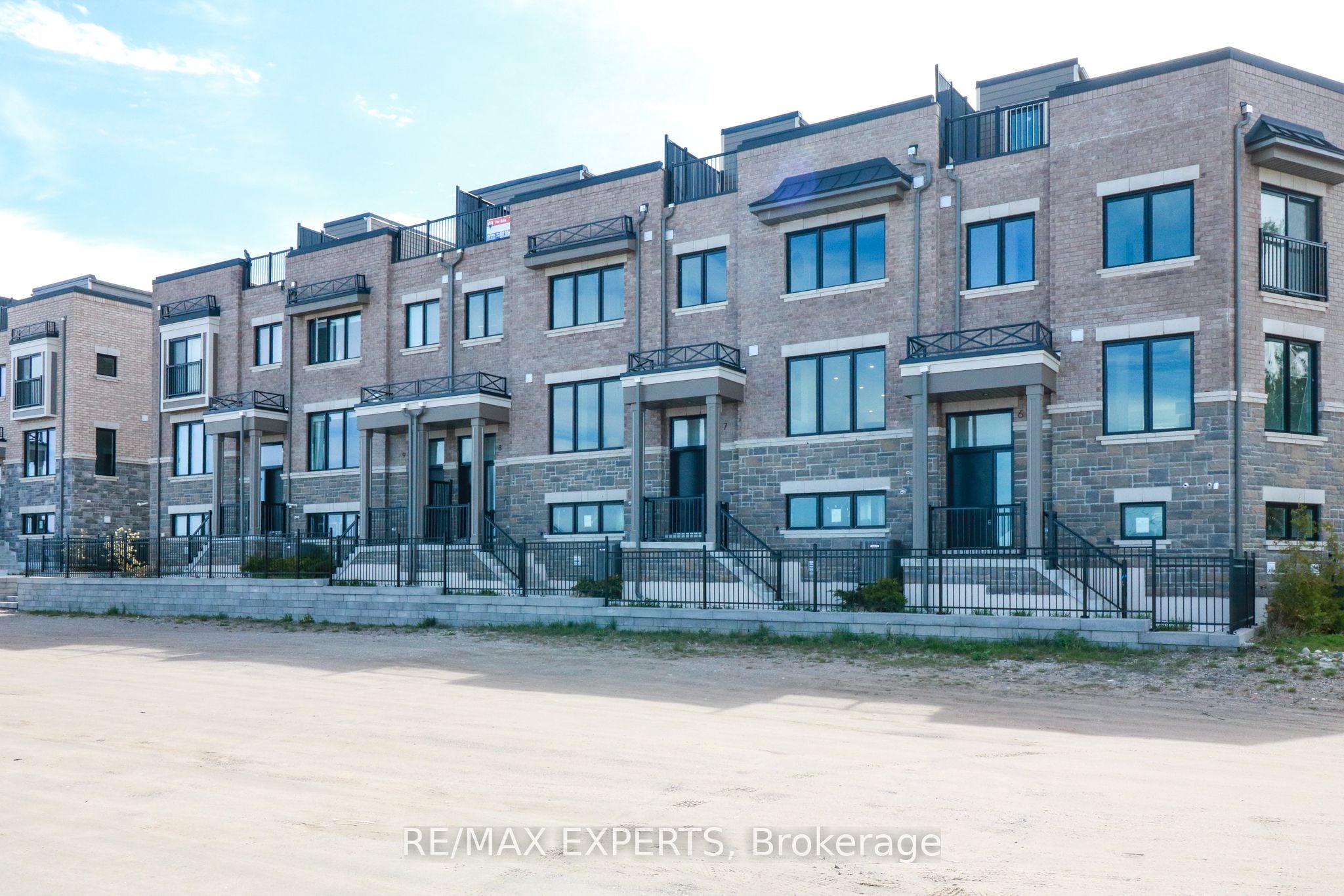 7 Julia Circle, Wasaga Beach, ON, L9Z 2M4 photo 3